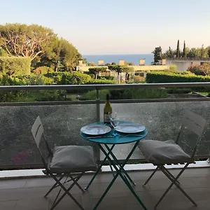 Vue Et Terrasse Quartier Calme à Appartement La Ciotat